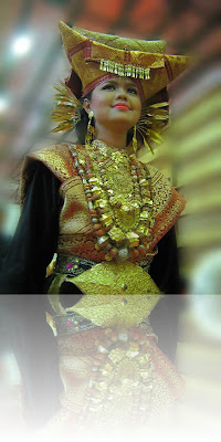 pakaian pernikahan adat