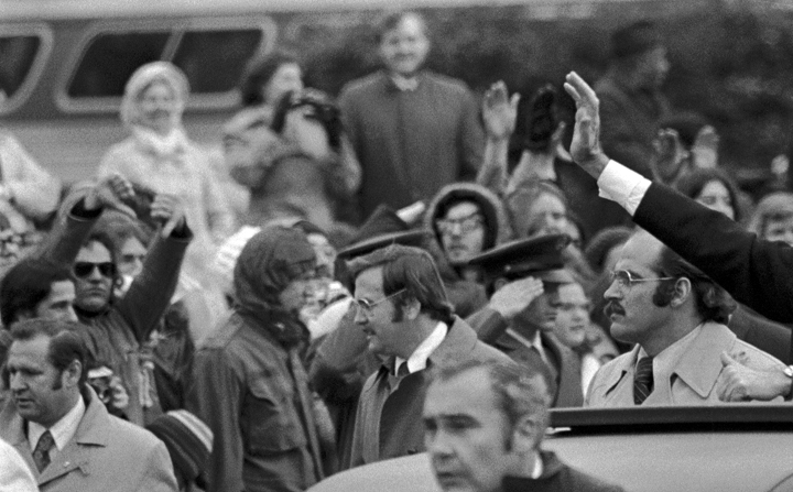 [Bush_ACLU-Nixon_Parade-7w.jpg]