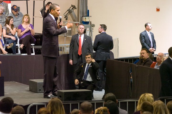 [Obama-RRHS_0668w.jpg]