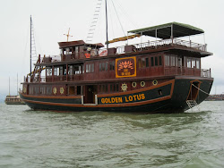 Golden lotus sail halong bay