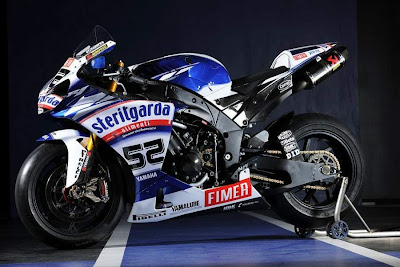 2010 Yamaha YZF 1000 R1 Superbike Picture