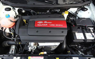 2011 Alfa Romeo Giulietta Car Engine