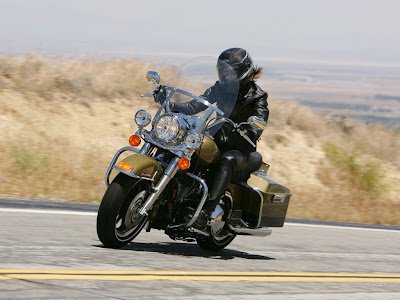 2009 Harley-Davidson FLHR Road King Test Road