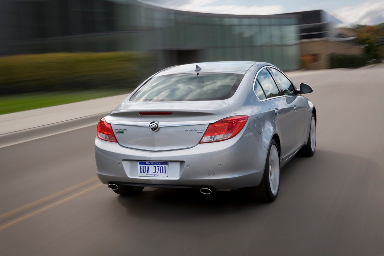 [2011-Buick-Regal-Rear-View.jpg]