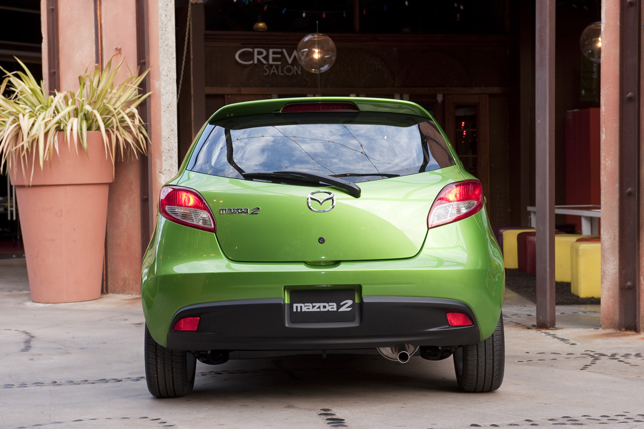[2011-Mazda2-Rear-View.jpg]
