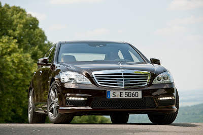 سيارة مرسيدس Mercedes-Benz سيارة مرسيدس Mercedes-Benz