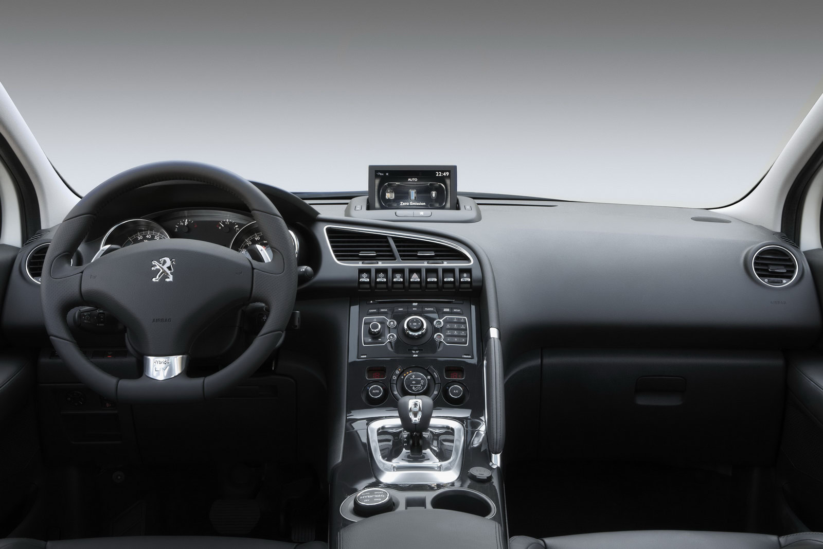 2012-Peugeot-3008-HYbrid4-Car-Interior.j