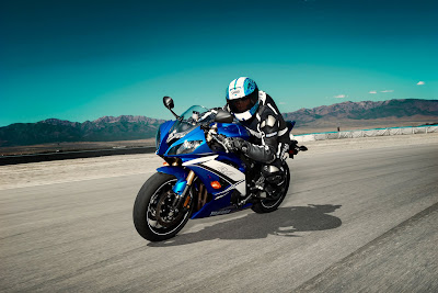 Yamaha Motorcycle on 2011 Yamaha Yzf R6 Motorcycle Motorstyle Modifications Motorbike