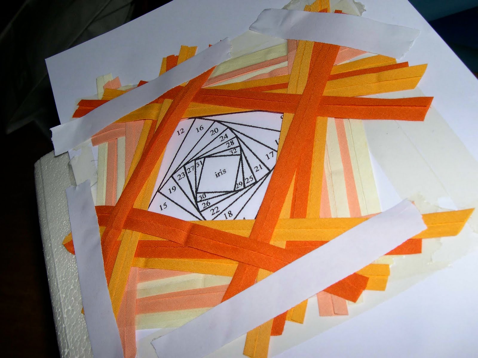  yoonieathome TUTORIAL IRIS FOLDING WITH BIAS STRIPS