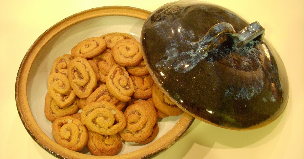 Date pinwheel cookies