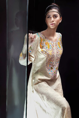 Floral Desgins on Shirt Shalwars, Cute Pakistani Girls in Flower Designed Dresses