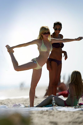 More of Linday Lohan in Bikini