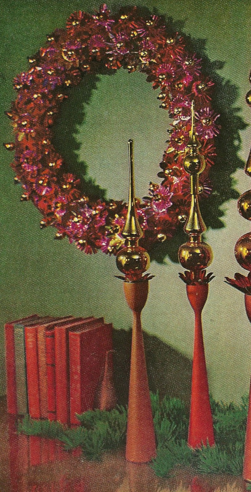 Sara vs. Sarah Virtual Advent Calendar Day 9 Plastic Toy Wreath