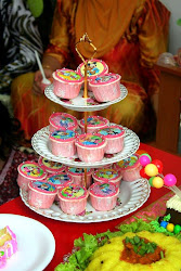 Mickey/Minnie Mouse Cuppies Sarah for Sayang Puteri Asriesha 1st b'day party 20.10.2010