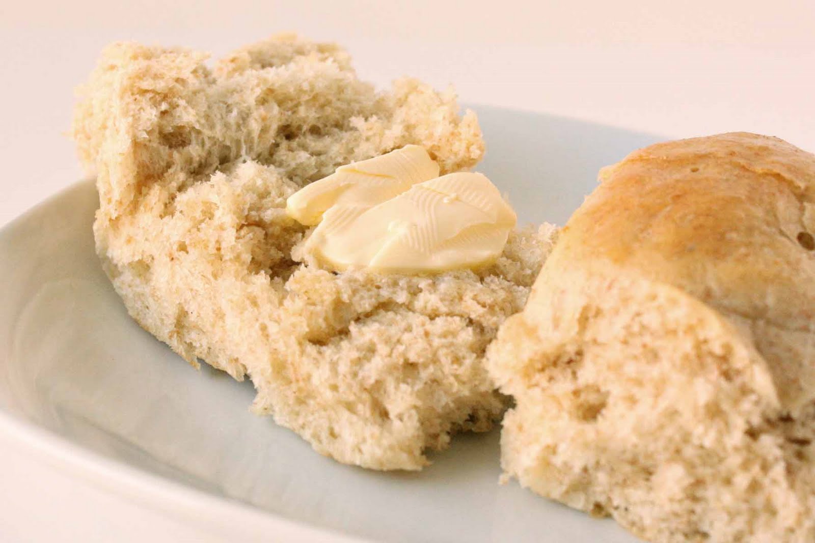 Momma Hen's Kitchen Buttery Bread Machine Rolls