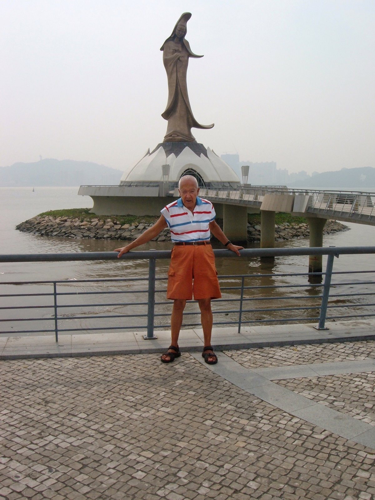 [DSCF1103.JPG]