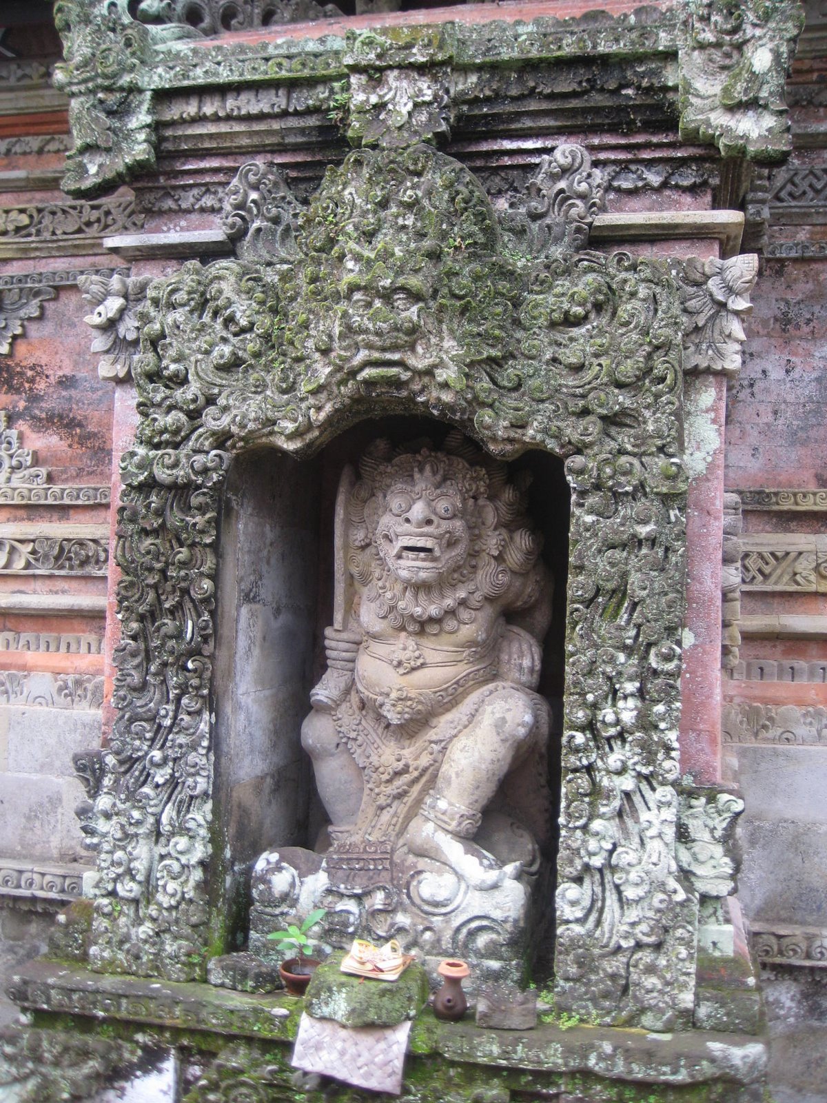 [Stone+sculpture+in+Ubud.jpg]