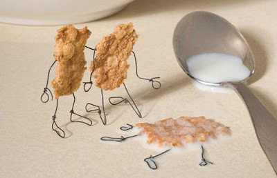 HUMOR GRAFICO. GALLETA SUICIDANDOSE