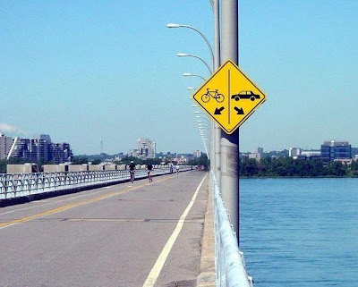 CURIOSIDADES. HUMOR. conductores por el agua. CUIDADO con los HUEVOS