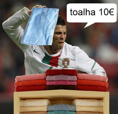 CRISTIANO RONALDO VENDIENDO TOALLAS