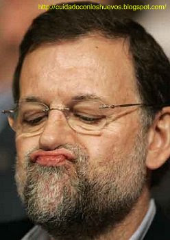HUMOR. RAJOY. CUIDADO con los HUEVOS