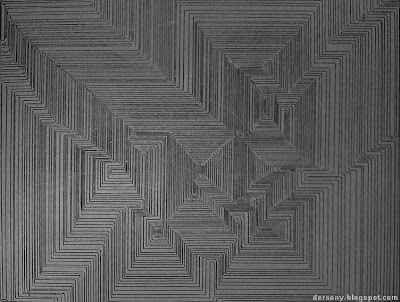 Dibujo geométrico hecho con un telesketch, una silueta cuadriculada repite su contorno infinitamente creando una espiral de líneas rectas que llena toda la pantalla, produciéndose un efecto túnel que hace que parezca que la imagen tenga profundidad.