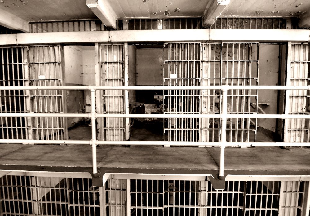 [Al+Capone's+Alcatraz+Cell+B-181.jpg]
