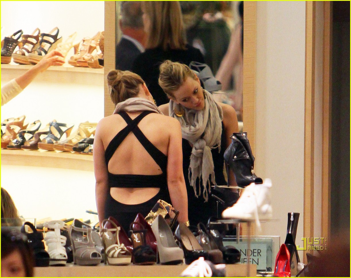 http://4.bp.blogspot.com/_JPuxhQkjlcU/TBb-3HGT_cI/AAAAAAAACB0/sgthsI13a6g/s1600/Hilary+Duff+13.jpg