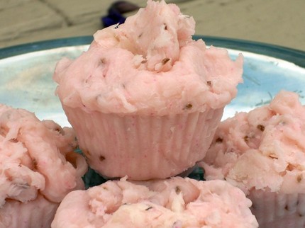 [TheSoapBuffet-RaspberryExfoliatingMiniMuffins.jpg]