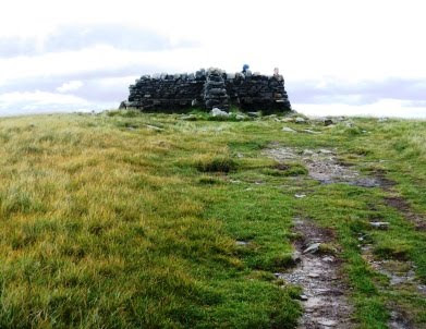 Approaching the summit of Great Shunner Fell Great Shunner Fell