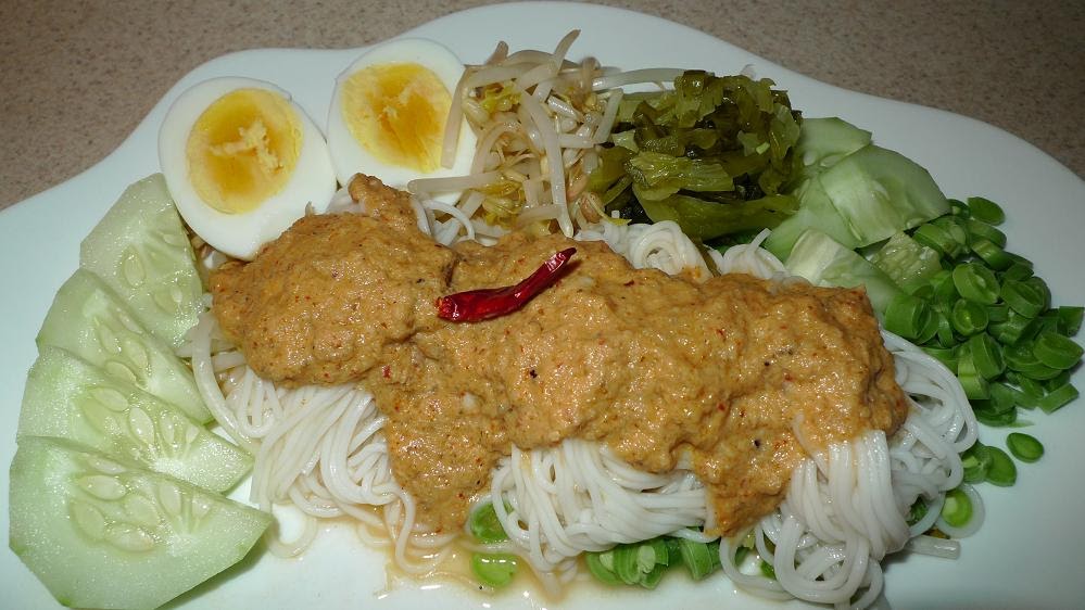 Amporn's Thai Kitchen Thai rice vermicelli noodles with fish sauce