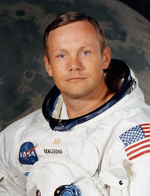 http://4.bp.blogspot.com/_JSXQNIjkwcE/Szr6OjVByRI/AAAAAAAAAPs/9yoxIs4WATE/s400/NeilArmstrong.jpg