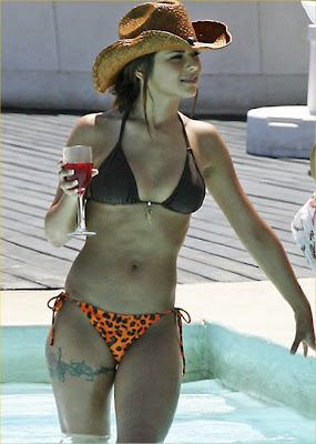 [Cheryl+Cole+in+bikini+photo+5.jpg]