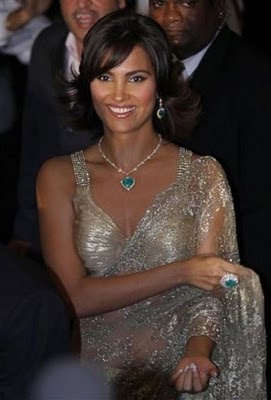 Lara Dutts wardrobe break down in IIFA award ceremony 2010 photos & Video