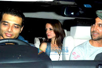 Suzanne and Hrithik Snapped on Occasion of Her Birthday