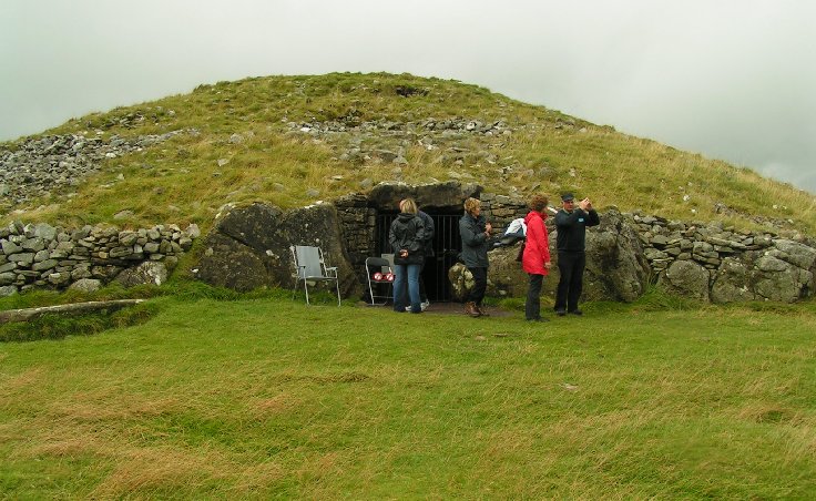 [!loughcrew.jpg]