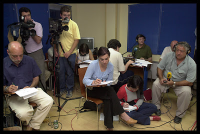 Pepe Pito ha Votado esta Tarde en Sevilla. Periodistas+elecciones+1