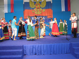 GRUPO DE MÚSICA Y BAILE TRADICIONAL "EL PLANETA VERDE". EMBAJADA RUSA