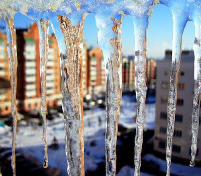 Будьте осторожны! сосульки, снег