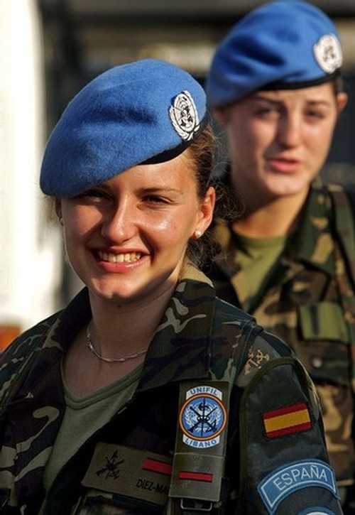 SPANISH FEMALE SOLDIERS