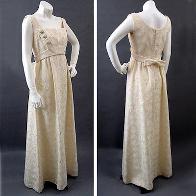 Intriguing 1960s Ivory Matelesse Evening Gown A lovely 1960s dress for the Intriguing 1960s Ivory Matelesse Evening Gown A lovely 1960s dress for the