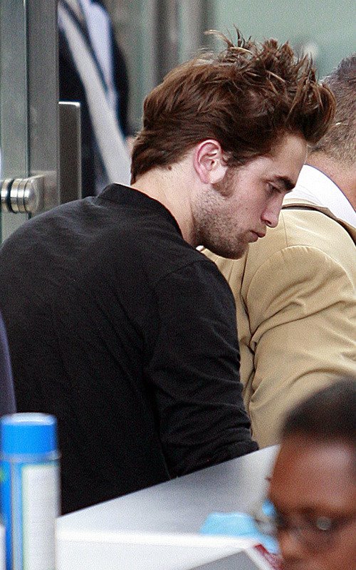 [robert-pattinson-7269-4.jpg]