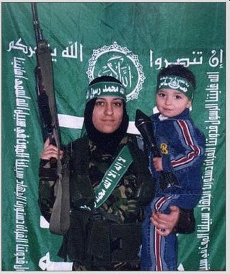 [Mère+fils+terrorisme.jpg]