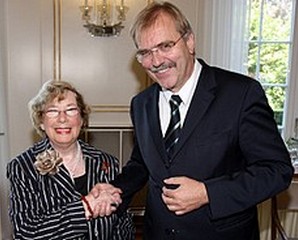 [Felicia+Langer.jpg]