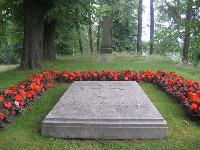 Trond Norén Isaksen: What to see: The Royal Burial Ground, Haga