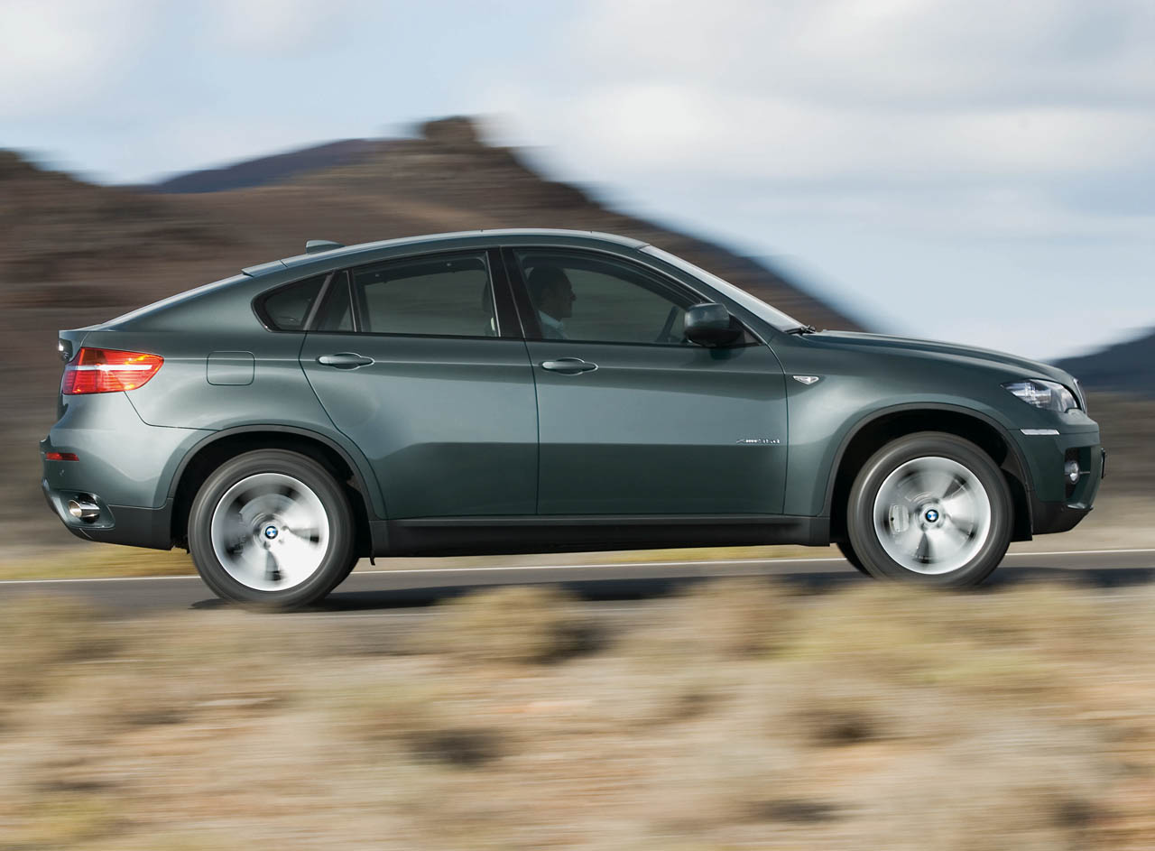 BMW X6 Side View