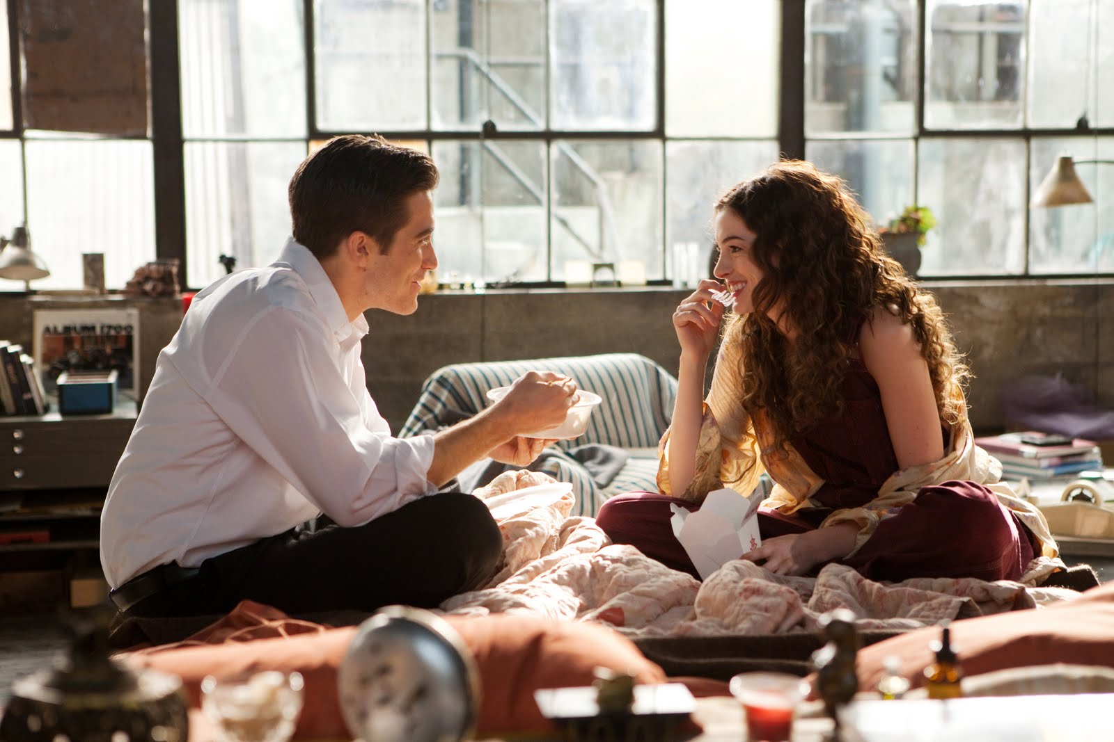 http://4.bp.blogspot.com/_JsBqxHQP1vM/TP3L6FMMOPI/AAAAAAAAADE/u4TEzdls3jM/s1600/love_and_other_drugs_movie_image_jake_gyllenhaal_anne_hathaway_01.jpg.jpeg