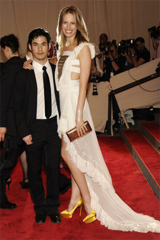 Karolina Kurkova - Altuzarra karolina kurkova met gala. Karolina Kurkova - Altuzarra