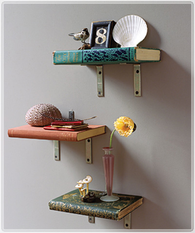 belle maison: DIY Bookshelves...made with Books!