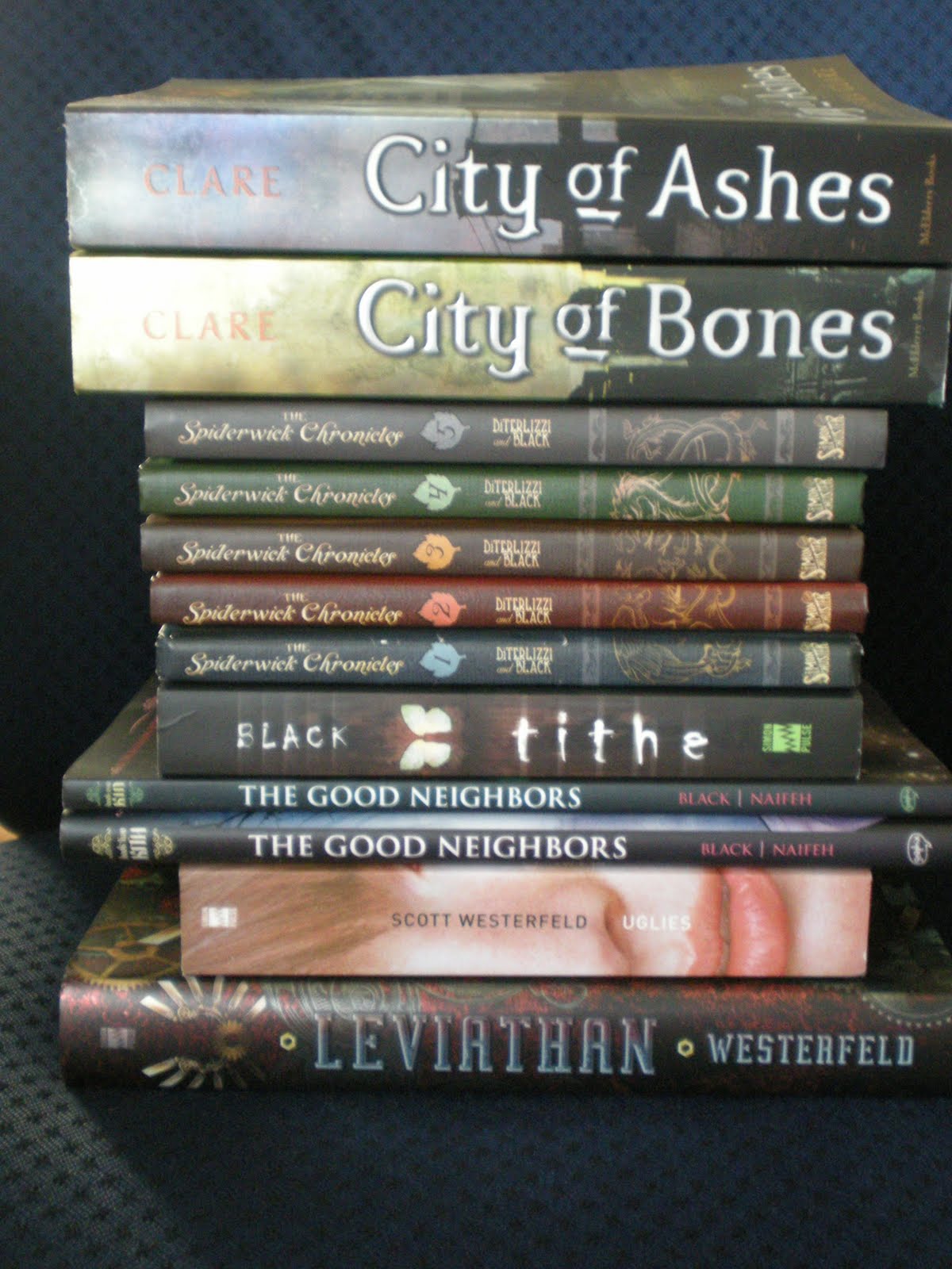 [author+signing+Nov+2009+012.JPG]